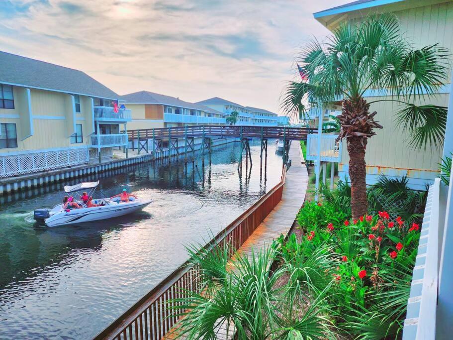 Boathouse Condo, Downtown Destin Harbor, Private Beach Access, Waterfront, On Golf Course, Water Taxi Pickup Exterior photo